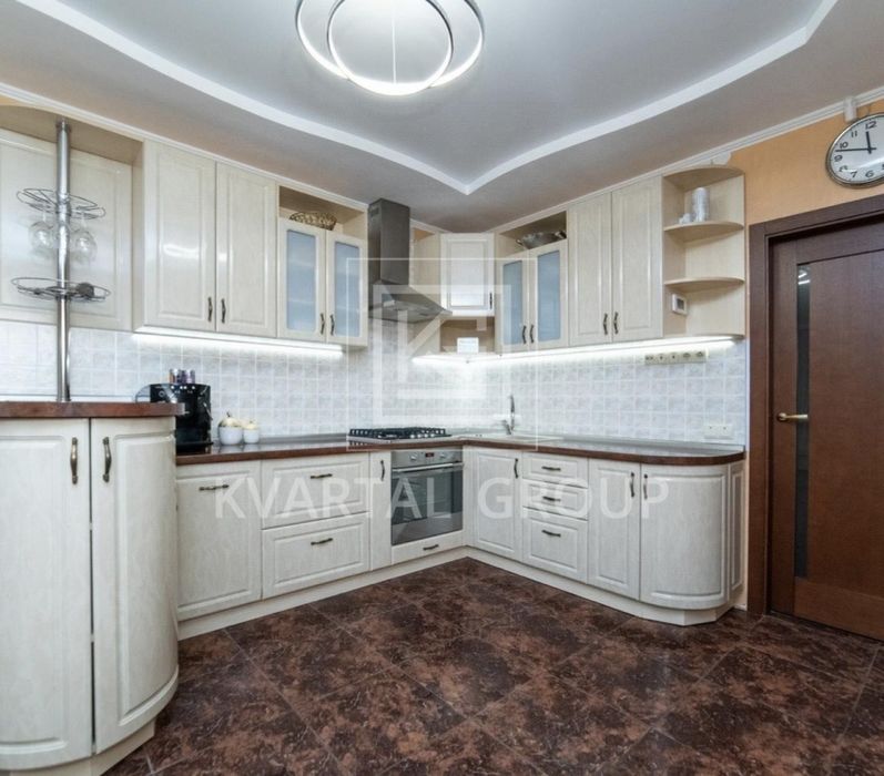 Продаж Таунхаусу  з ремонтом біля ЦЕНТРАЛЬНОГо парку з Газом!