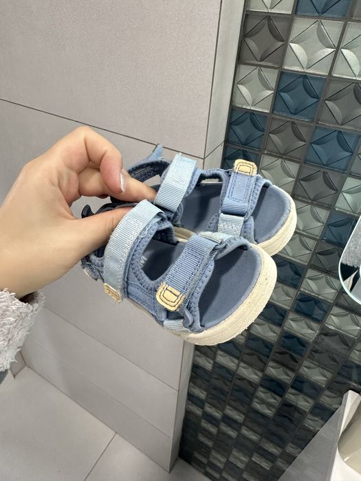 Дитячі босоніжки h&m