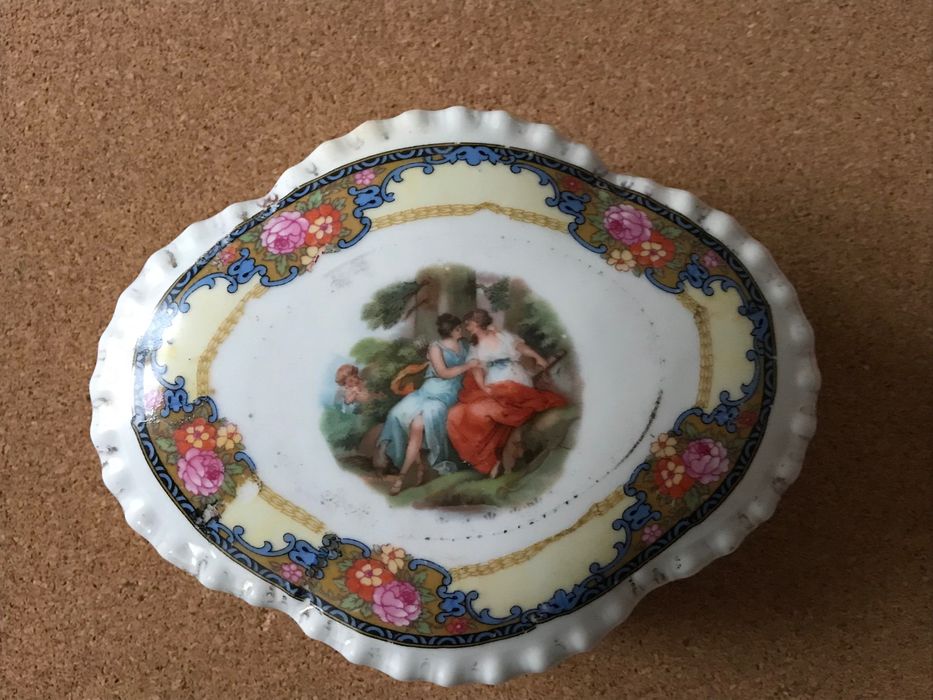 Bomboniera, puzderko porcelana  Erdmann Schlegelmilch, antyk  XIXw.