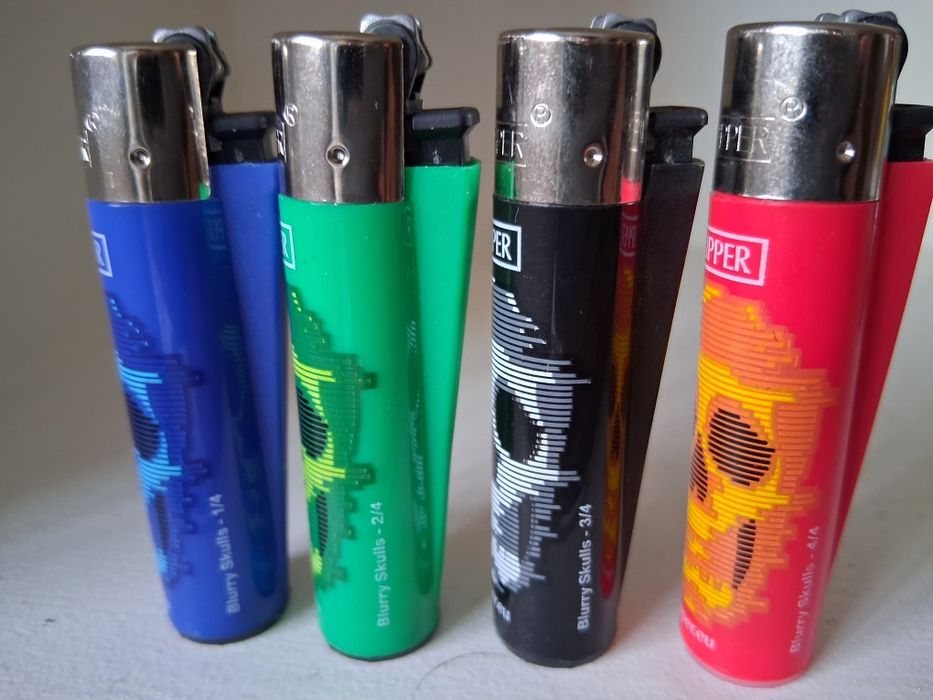 Clipper blurry skulls