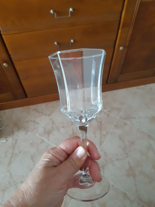 Conjunto de garrafas e copos