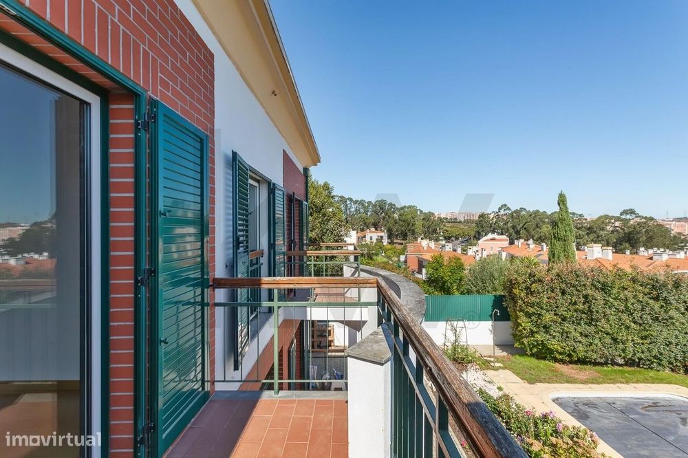 Moradia T4+2 com Jardim e Piscina para Arrendamento, junto ao Oeiras G