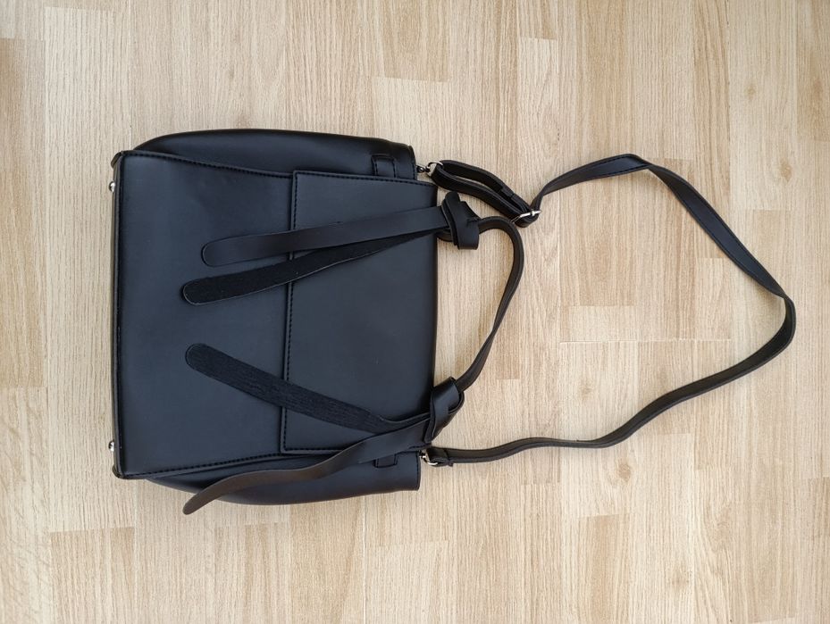 Розпродаж.Сумка з довгим ремінцем.