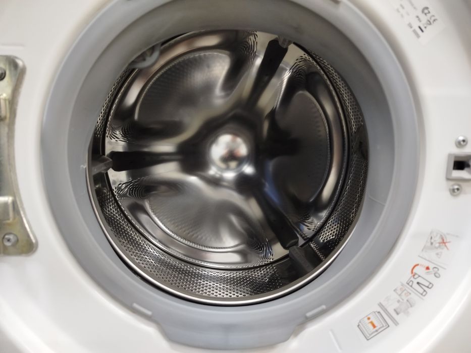 Пральна машина фірми AEG, модель L70270VFLCS