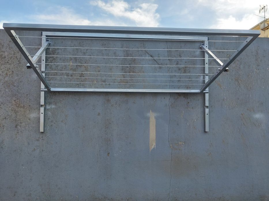 Estendais  dobráveis de parede apartir de 80€ várias  posições