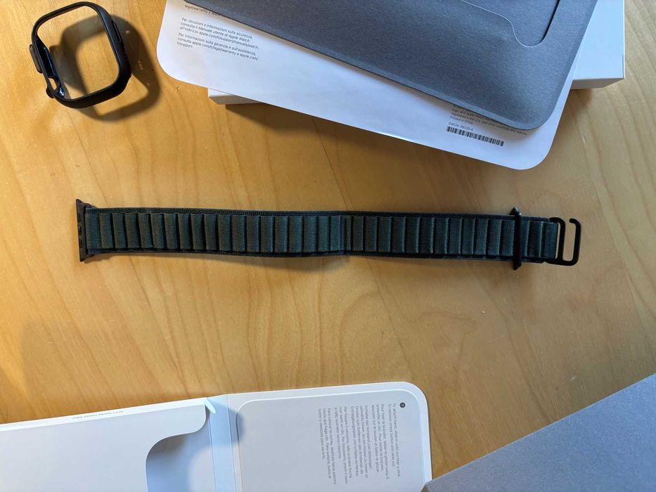 Apple Watch Ultra II GPS + Cellular 49mm Titânio Preto Alpine Loop