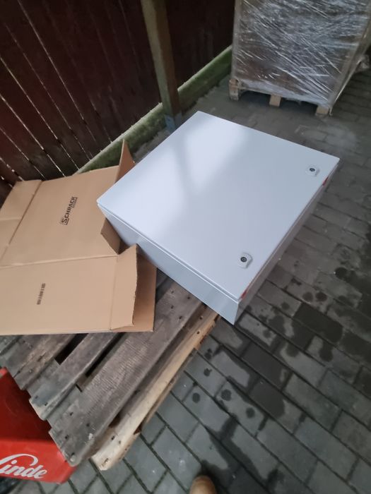 Rozdzielnica metalowa pusta