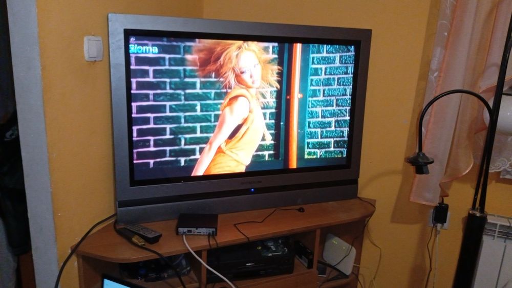 Telewizor 42 cale HD duży cena okazyjna