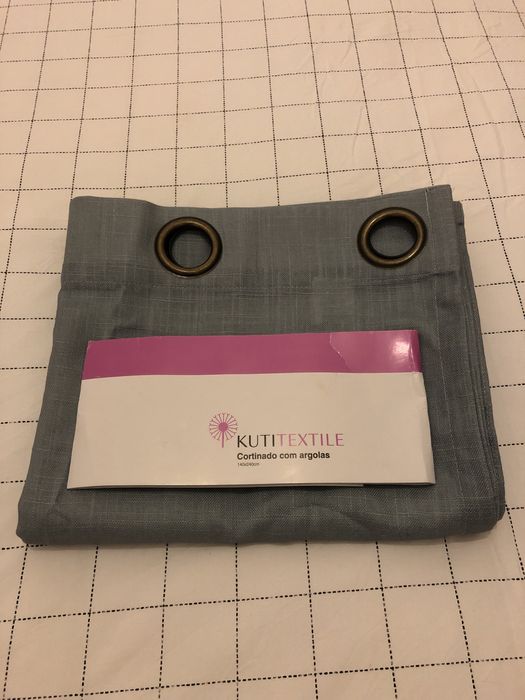 Cortina azul/cinzenta