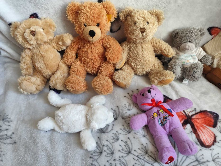 М'які чудові гарні іграшки