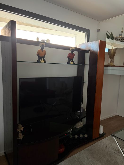 Móvel de sala em madeira
