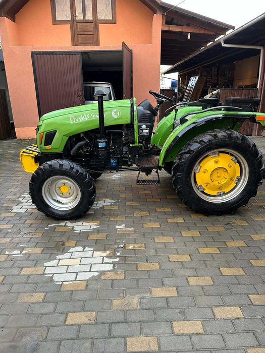 Продам.     трактор DV404D