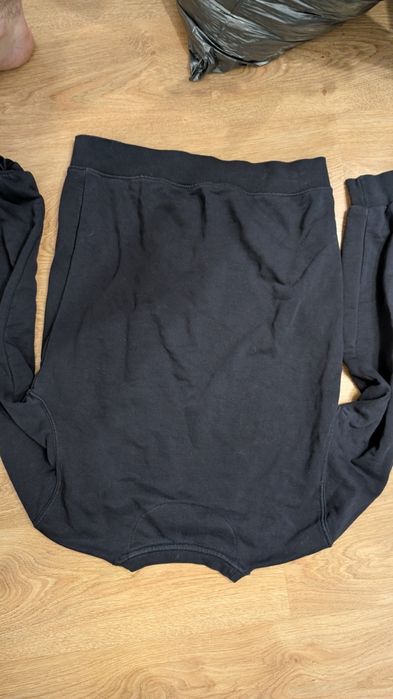 Czarny basicowy swetshirt Vaganza, rozmiar S