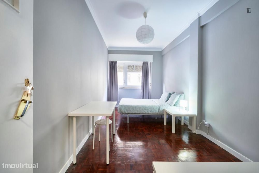 Quarto - localizado em Benfica Lisbon