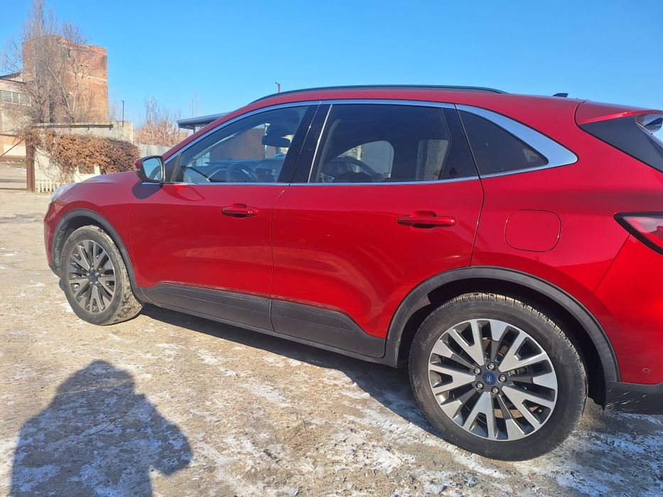 Ford Escape Titanium hybrid