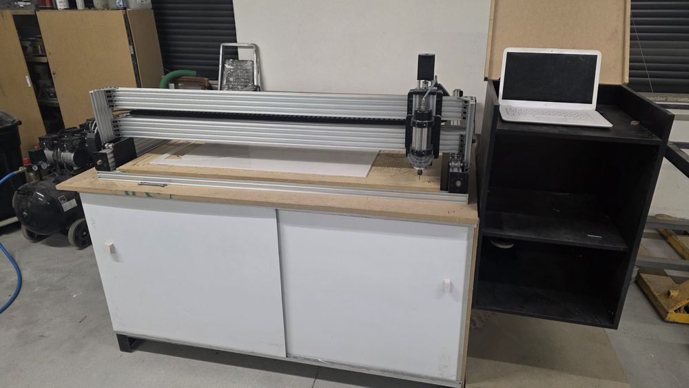 CNC Alumínio 1,5 x 1.5 área bruta 1,25 x 1.25 área de corte