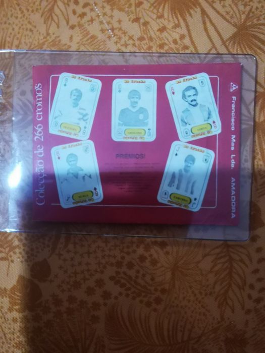 Saqueta OS CRACKS futebol 82 e 83 por abrir