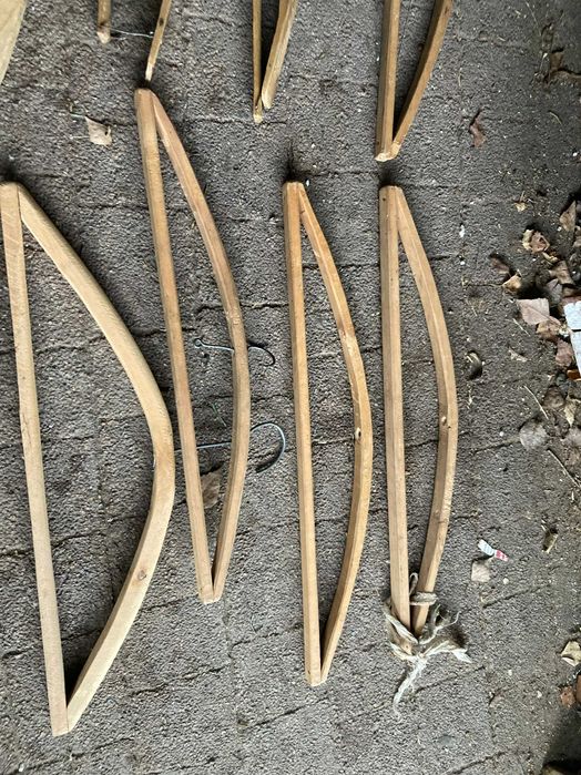 stare drewniane wieszaki