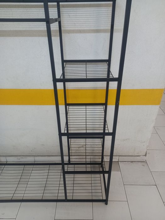 Roupeiro  aberto tipo arara