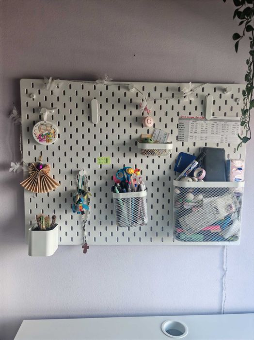 Conjunto de secretária Micke + placar skadis