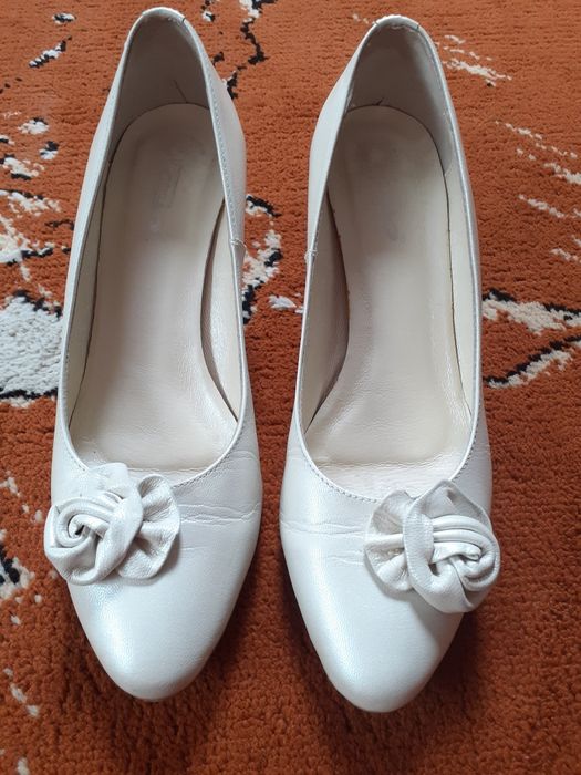 Buty ślubne w stanie b. dobrym