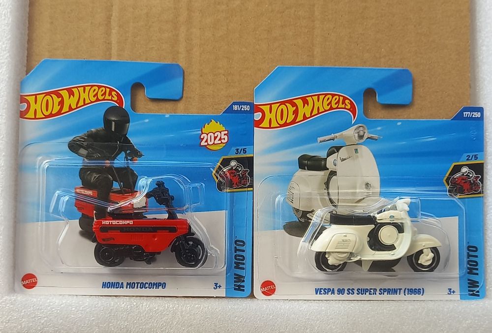Conjunto 2 hot wheels honda motocompo e vespa 90 ss 1966