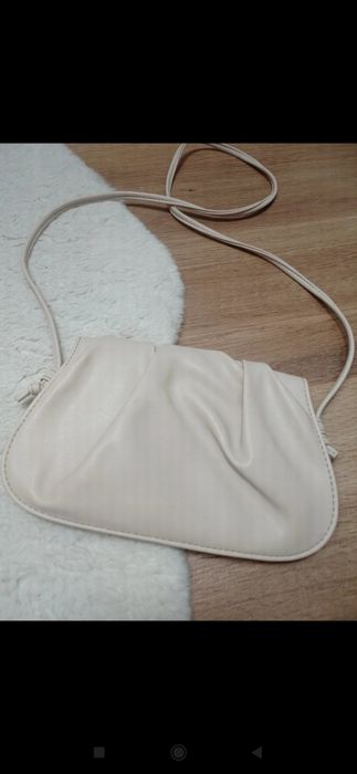 Elegancka mała torebka kremowa Reserved