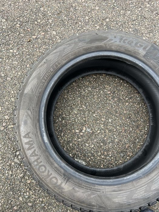 Резина зимова 215 55 r17 yokohama