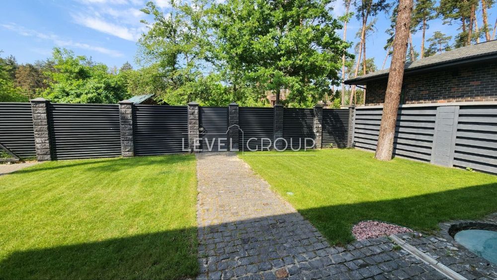 Будинок 250м. у котеджному містечку. Ліс! Козин! 10 соток!