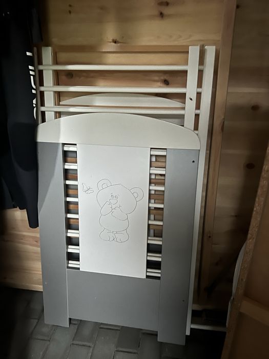 Łóżeczko, nosidełko i ubranka niemowlęce i sterylizator philips