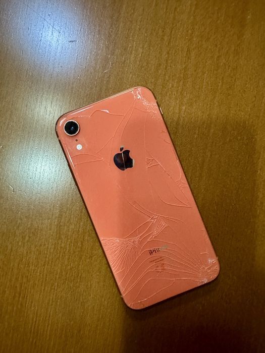 iPhone XR 64 GB in very good condition64750874828419123