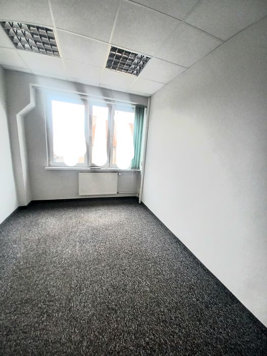 Biuro 13m2, 24h, ochrona, parking 650 zł