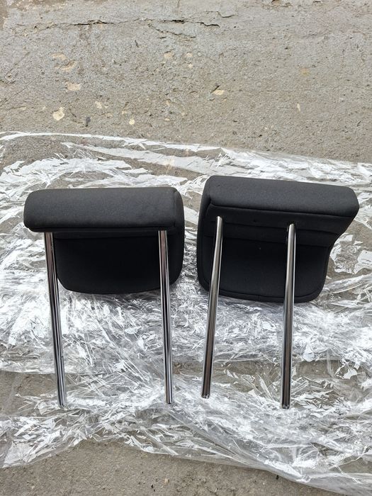 Zagłówki  Tylne Toyota Yaris III