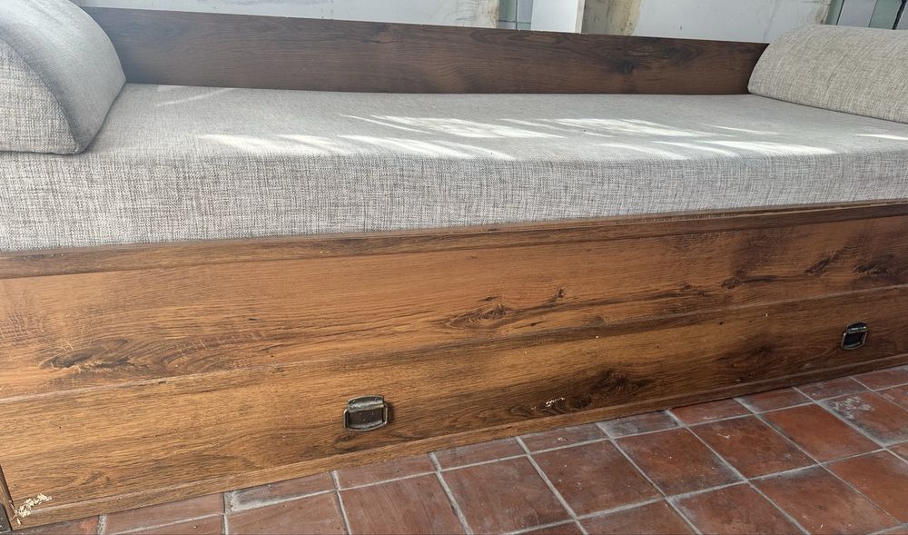 Диван - ліжко  для підлітка