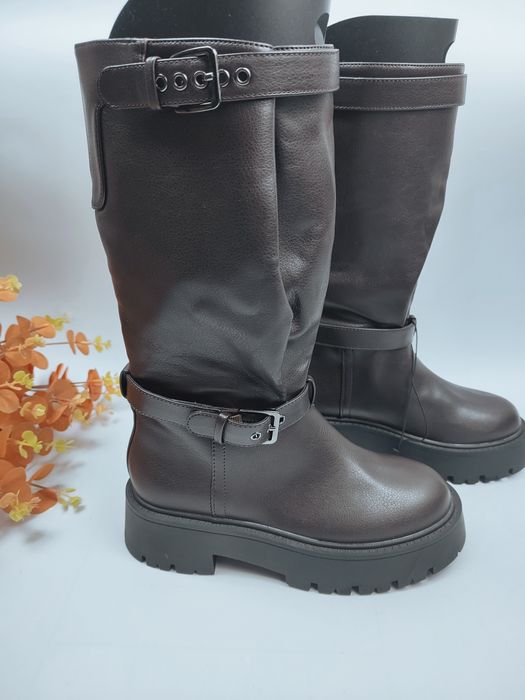 Botki kozaki buty czekoladowe ozdobnymi paskami boots wolkery biker