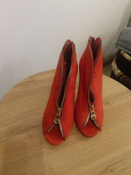 Szpilki czerwone rozmiar 40. Walentynki