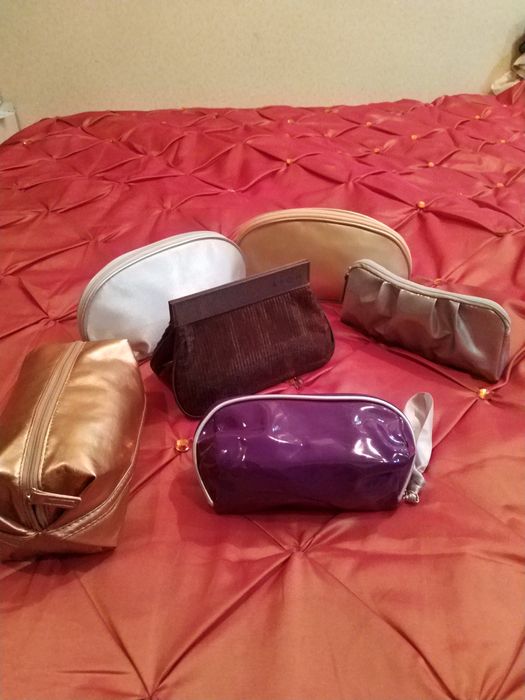 Нова косметичка, дивіться фото