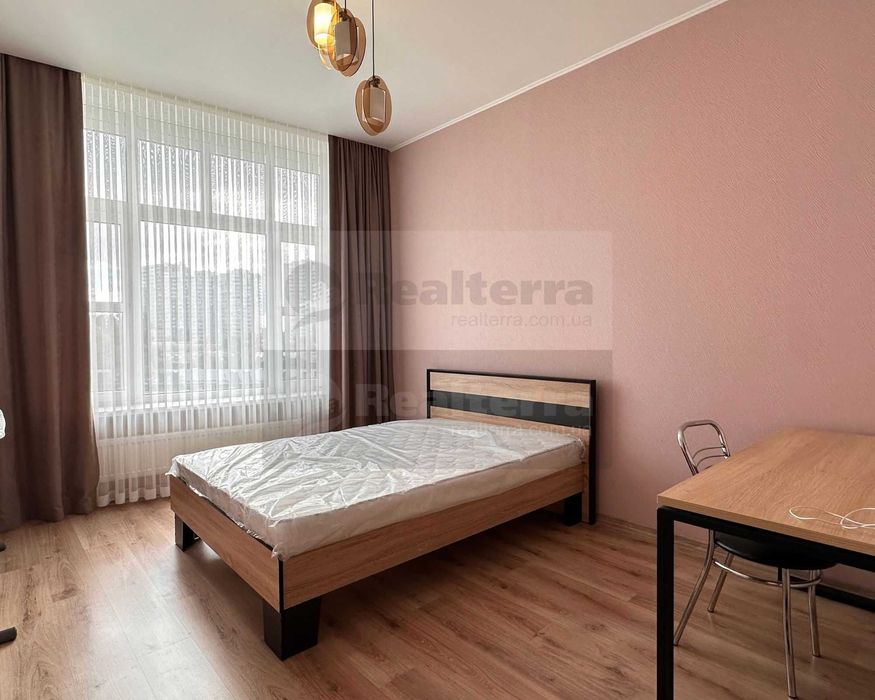 Простора і мебльована, 85 кв.м. в ЖК Golden Park, Парково-Сирецька, 4-В