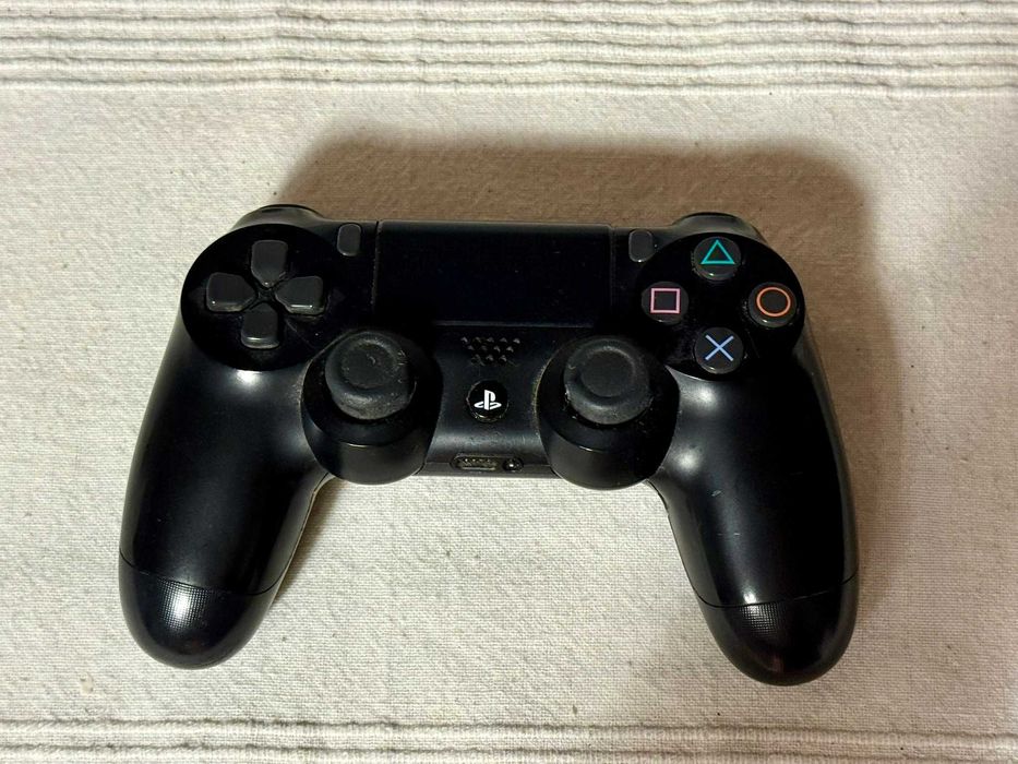 PlayStation 4 Pro 1TB CUH-7216B Biała Glacier White