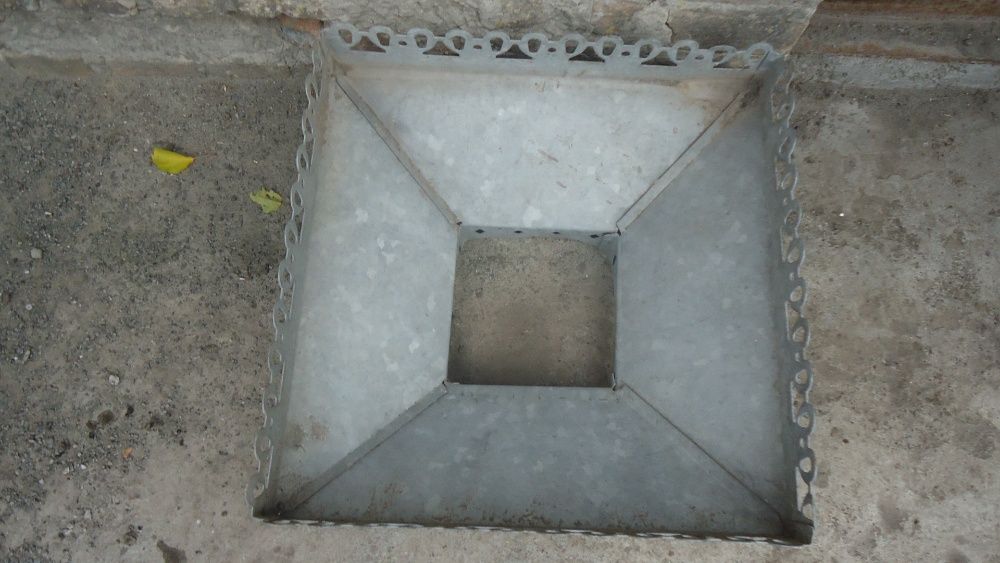 Козырек на дымоход оцинкованный