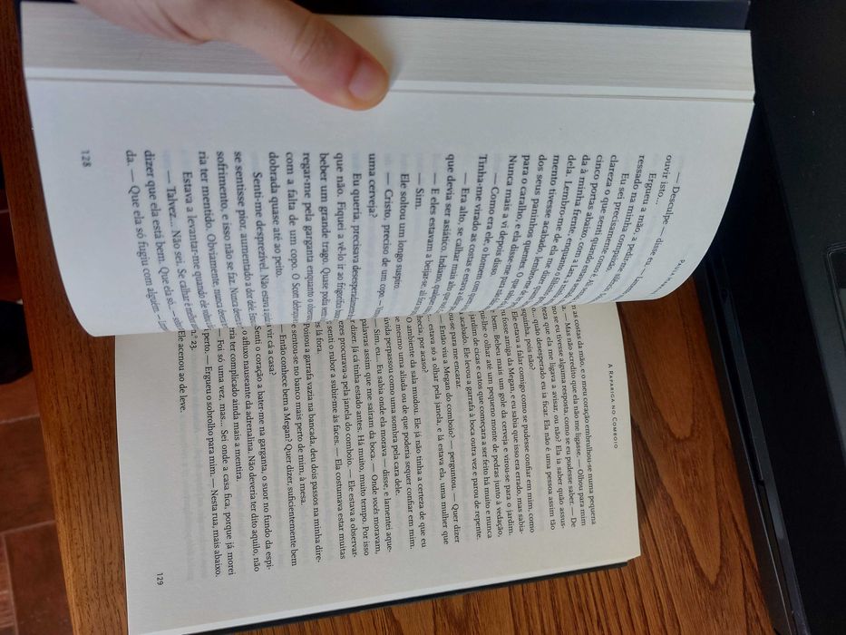 Livro "A rapariga no comboio"