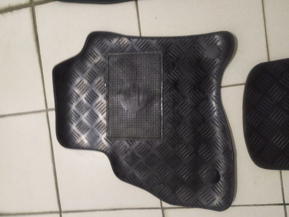 Conjunto tapetes borracha Nissan Leaf 2
