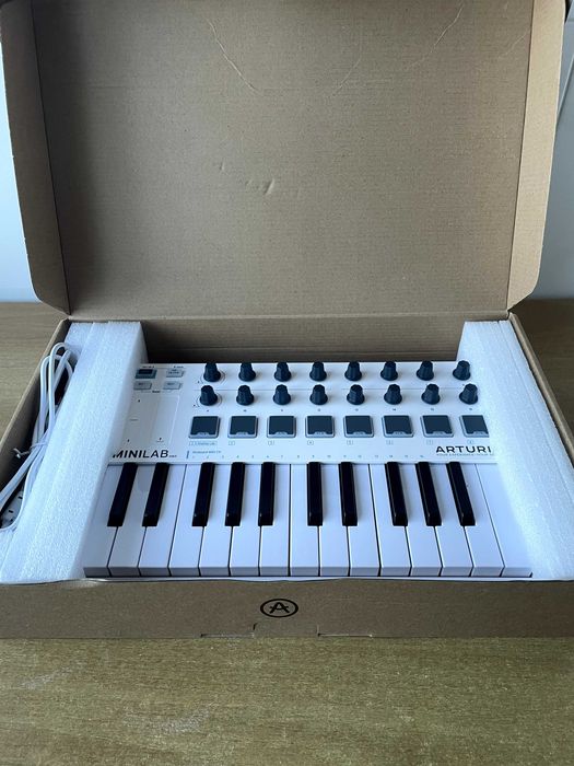 Arturia MiniLab MkII – Controlador MIDI USB