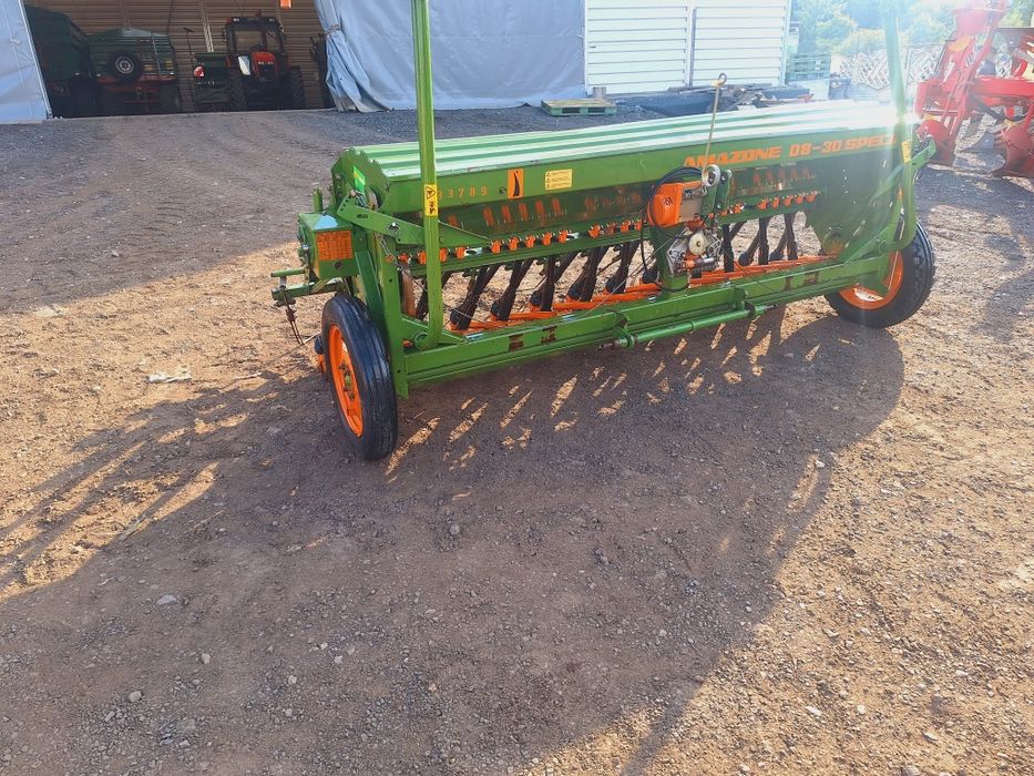 Siewnik zbożowy 3m Amazone D8 Special stan bdb licznik hektarow podest nie hassia lemken