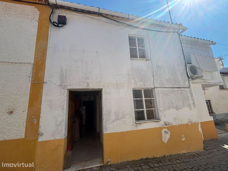 Moradia em Banda, Maxiais, Castelo Branco - Oportunidade Única