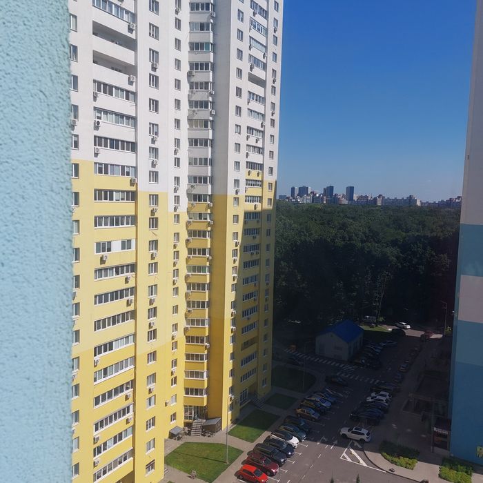 Здається студія м.Теремки.Є інвертор