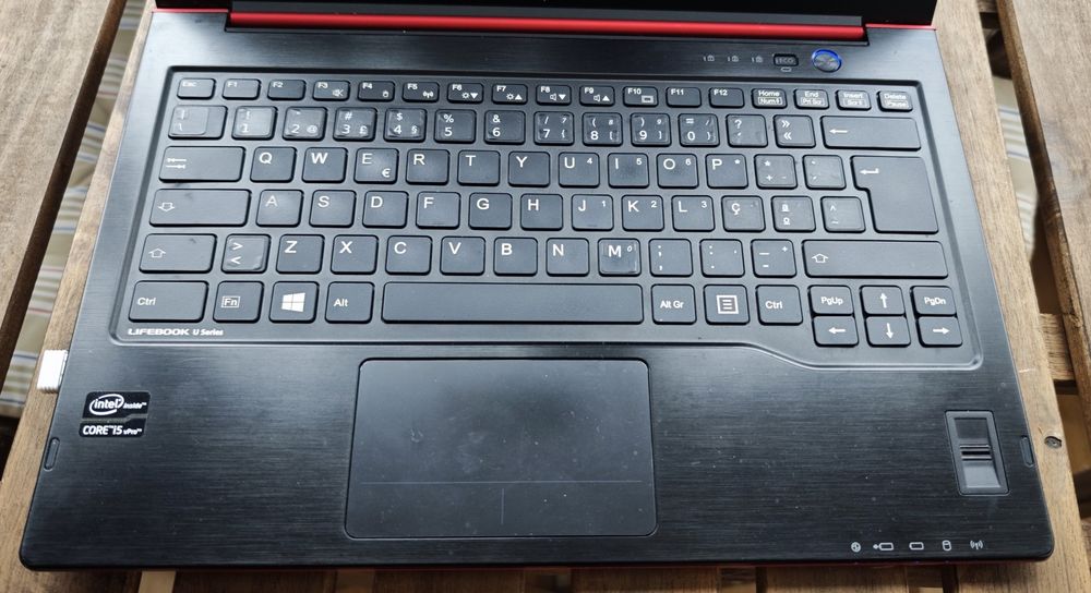 Ultrabook Fujitsu U772 Vermelho 8GB RAM