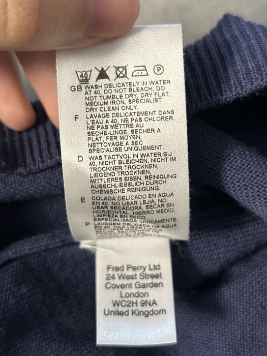 Fred Perry x Raf Simons светр з вирізом V