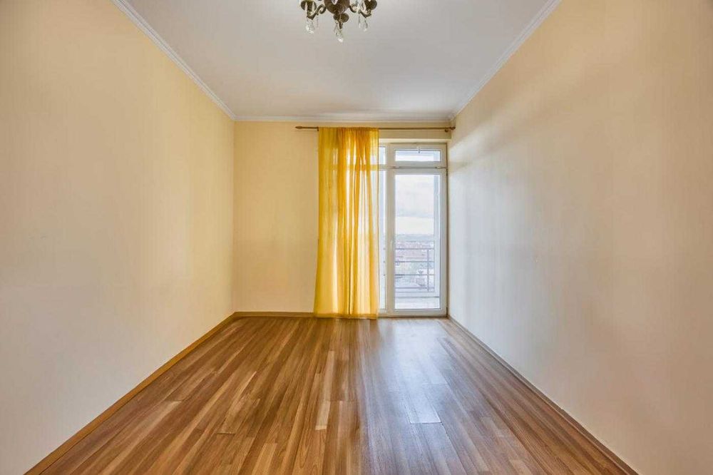 2 квартира, ремонт, У. Кравченко 8, Львів