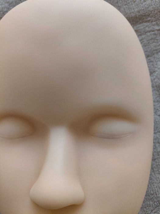 Cabeça de silicone para treino de pestanas